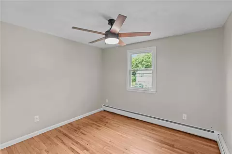 Bedroom - 7 Antony Ave, Bristol, RI 02809 photo 1 of 10