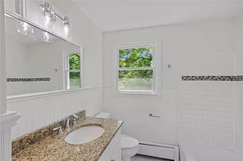Bath - 7 Antony Ave, Bristol, RI 02809 photo 1 of 4