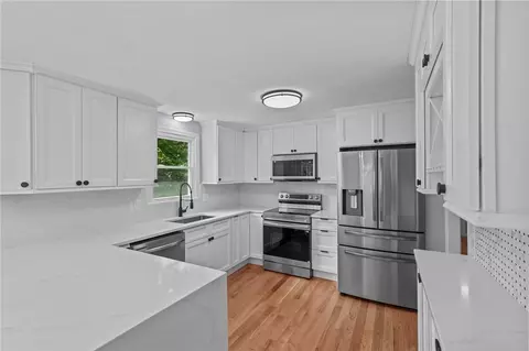 Kitchen - 7 Antony Ave, Bristol, RI 02809 photo 2 of 2
