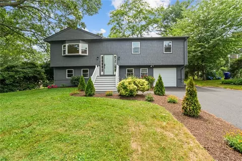 Exterior - 7 Antony Ave, Bristol, RI 02809 photo 2 of 10