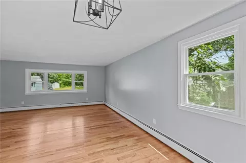 Living - 7 Antony Ave, Bristol, RI 02809 photo 3 of 8