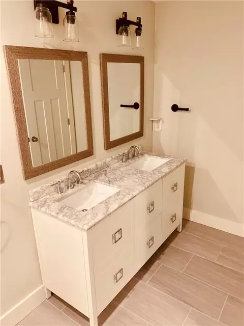 Bath - 724 Centerville Rd #6, Warwick, RI 02886 photo 7 of 9