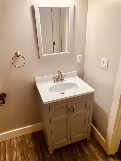 Bath - 724 Centerville Rd #6, Warwick, RI 02886 photo 3 of 9