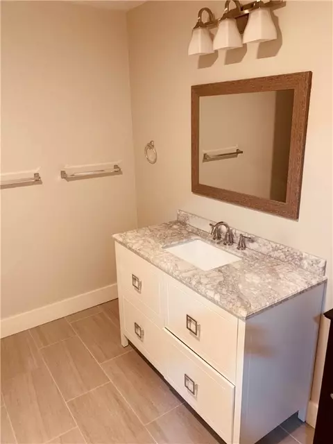 Bath - 724 Centerville Rd #6, Warwick, RI 02886 photo 4 of 9