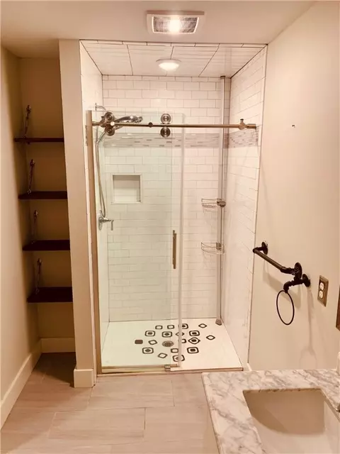 Bath - 724 Centerville Rd #6, Warwick, RI 02886 photo 9 of 9