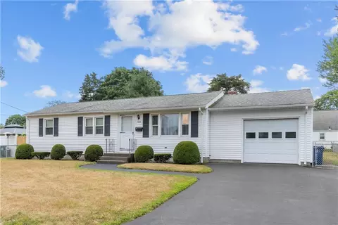 352 Cove Ave, Warwick, RI 02886