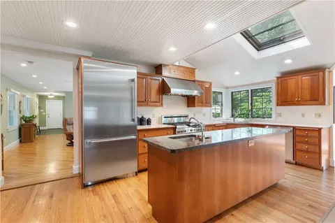 Kitchen - 237 Highland Ave, Warwick, RI 02886 photo 3 of 5