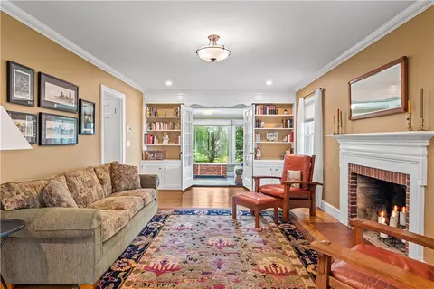 Living - 237 Highland Ave, Warwick, RI 02886 photo 1 of 3