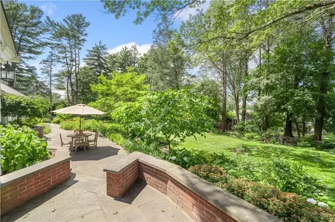 Exterior - 237 Highland Ave, Warwick, RI 02886 photo 8 of 13