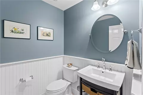 Bath - 237 Highland Ave, Warwick, RI 02886 photo 1 of 5