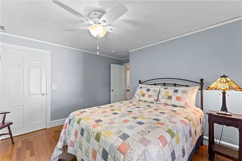 Bedroom - 237 Highland Ave, Warwick, RI 02886 photo 6 of 7
