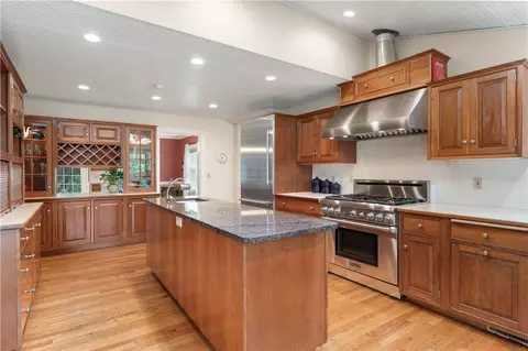 Kitchen - 237 Highland Ave, Warwick, RI 02886 photo 2 of 5