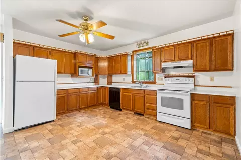 63 Loring St, Woonsocket, RI 02895 photo 5