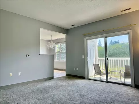 Living - 106 Mill St #102, Woonsocket, RI 02895 photo 1 of 2