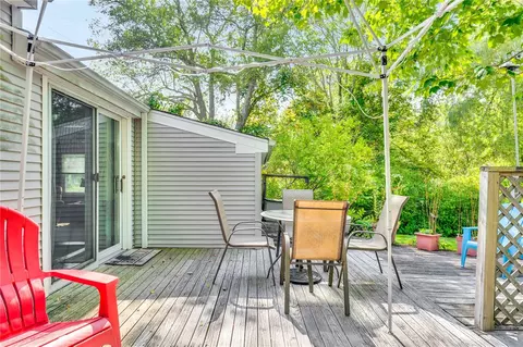 Exterior - 24 Schoolhouse Rd, Warren, RI 02885 photo 3 of 7