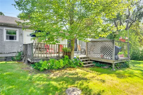 Exterior - 24 Schoolhouse Rd, Warren, RI 02885 photo 5 of 7
