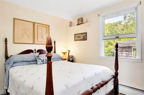 Bedroom - 24 Schoolhouse Rd, Warren, RI 02885 photo 2 of 2