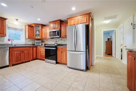 Kitchen - 72 Audubon Rd, Warwick, RI 02888 photo 1 of 3