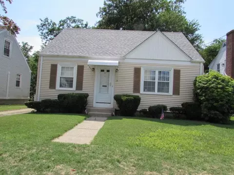 21 Hemlock Ave, Cranston, RI 02910