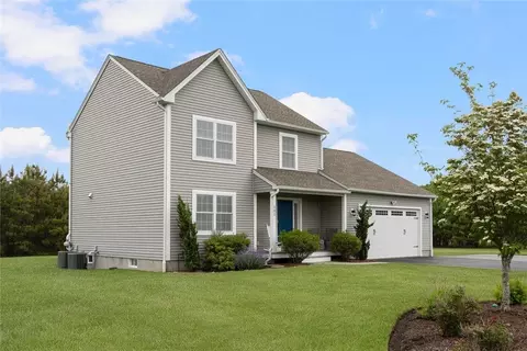 101 Austin Meadows Ln, North Kingstown, RI 02852