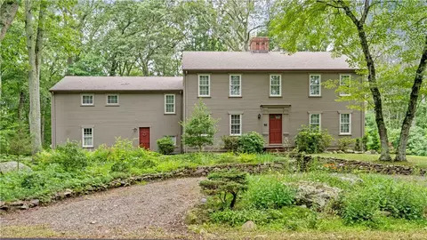 12 Lampercock Ln, Lincoln, RI 02865