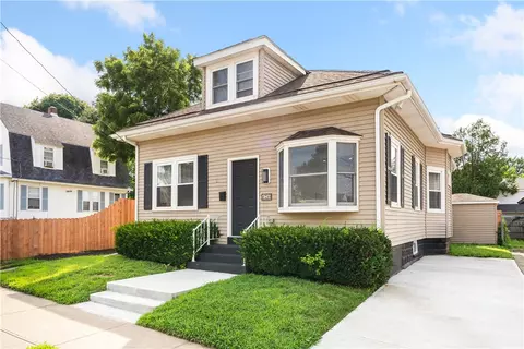 124 Vine St, East Providence, RI 02914