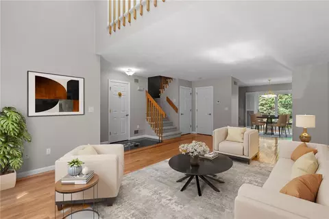125 Smith Ave #5C, Greenville, RI 02828