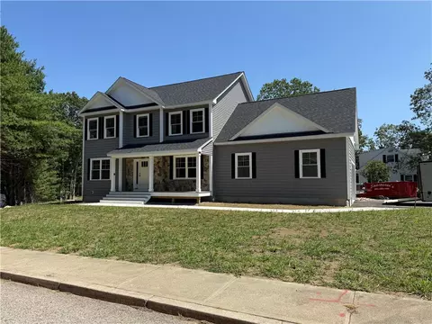 293 Station St, Coventry, RI 02816