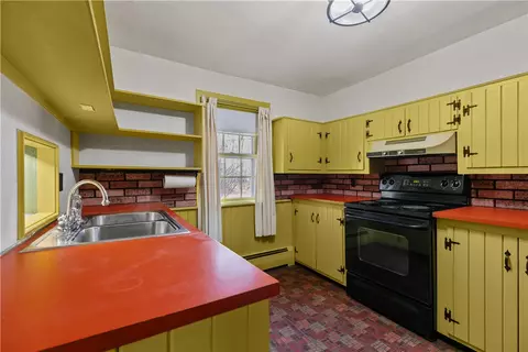 237 Commonwealth Ave, Warwick, RI 02886 photo 13