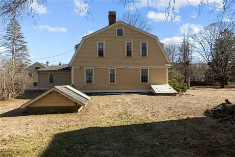 237 Commonwealth Ave, Warwick, RI 02886 photo 6