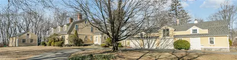 237 Commonwealth Ave, Warwick, RI 02886 photo 2