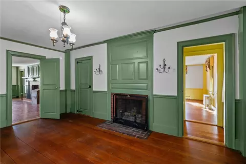 237 Commonwealth Ave, Warwick, RI 02886 photo 14