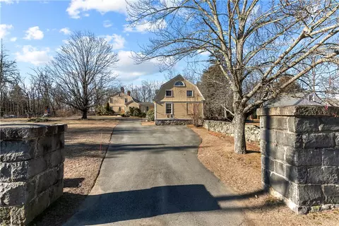 237 Commonwealth Ave, Warwick, RI 02886 photo 4
