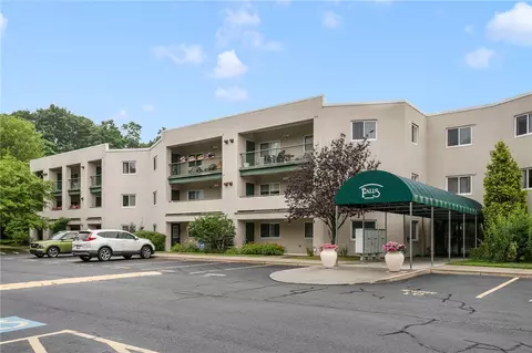 31 Devereux Ave #115, Providence, RI 02909