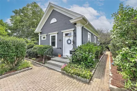 53 Avon St, Somerset, MA 02726