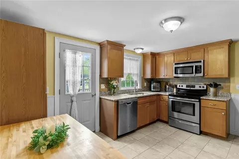 223 Chopmist Hill Rd, Glocester, RI 02814 photo 9