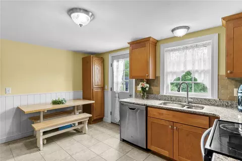223 Chopmist Hill Rd, Glocester, RI 02814 photo 10