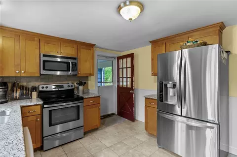 223 Chopmist Hill Rd, Glocester, RI 02814 photo 7
