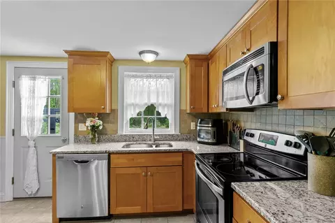 223 Chopmist Hill Rd, Glocester, RI 02814 photo 11