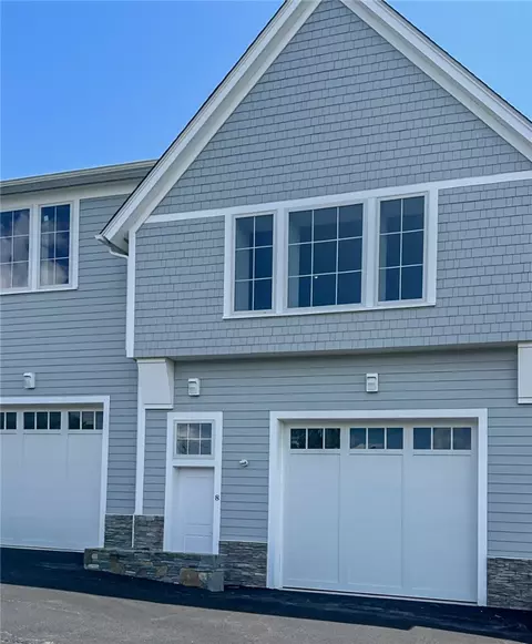 55 John Clarke Rd #8, Middletown, RI 02842
