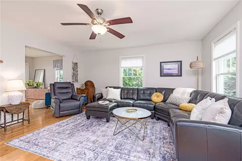 Living - 5 Havens Rd, Westerly, RI 02891 photo 1 of 5