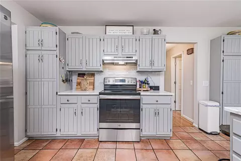Kitchen - 5 Havens Rd, Westerly, RI 02891 photo 3 of 4