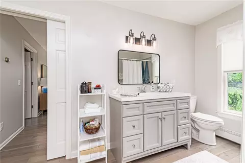Bath - 5 Havens Rd, Westerly, RI 02891 photo 4 of 5
