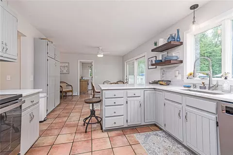 Kitchen - 5 Havens Rd, Westerly, RI 02891 photo 2 of 4