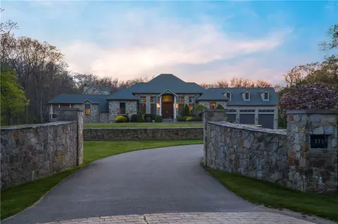 375 Shippee Rd, East Greenwich, RI 02818