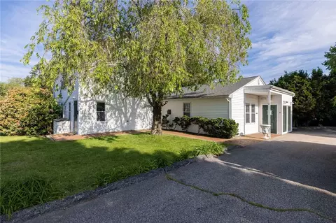 37 East Ave, Westerly, RI 02891 photo 3