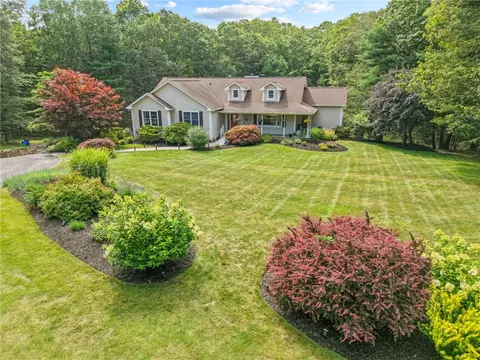 21 Gentry Farm Rd, Coventry, RI 02816