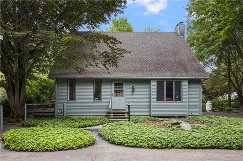 930 N Main Rd, Jamestown, RI 02835