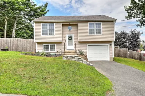 5 Craigie Ave, Johnston, RI 02919