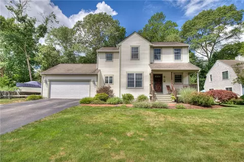103 Browns Farm Dr, Kingston, RI 02881